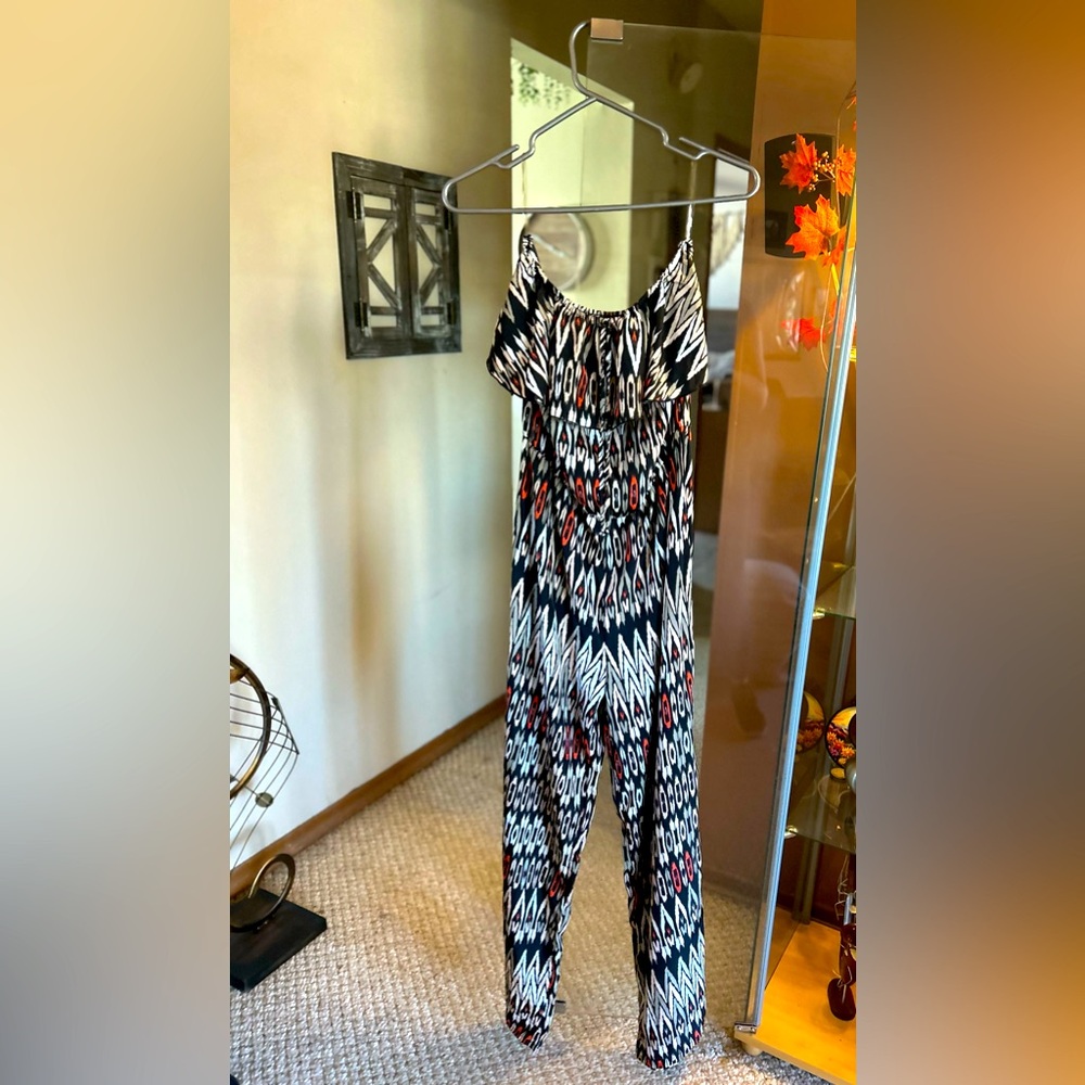 Funky sleeveless pant romper